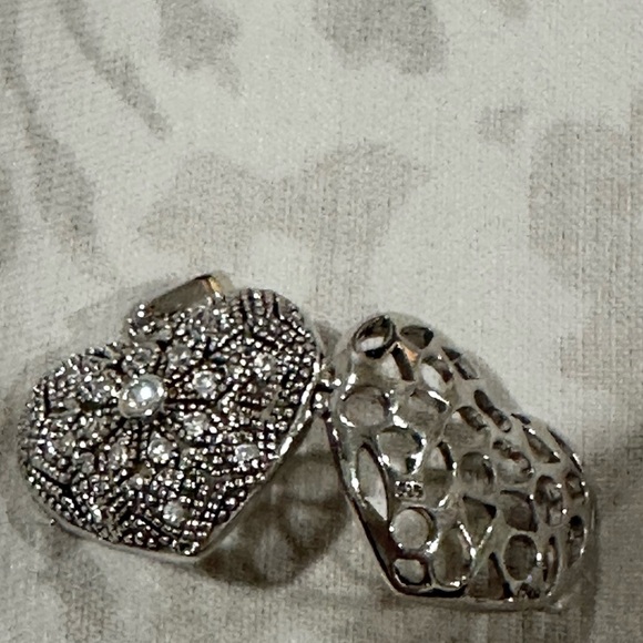 Holiday gift. Elegant Sterling Silver Heart locket Pendant - Picture 4 of 6